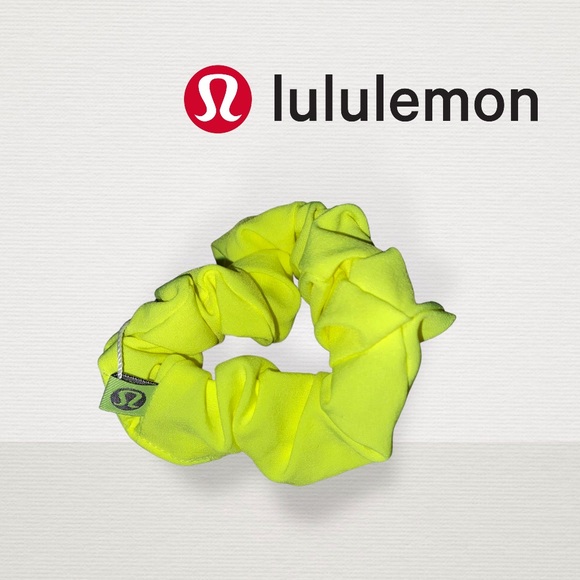 💰 SOLD 💰 FREE Add - On ! NWT Lululemon Uplifting Scrunchie ! - Picture 1 of 2